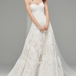 Stunning Watters Lyric Romantic Wedding Dress